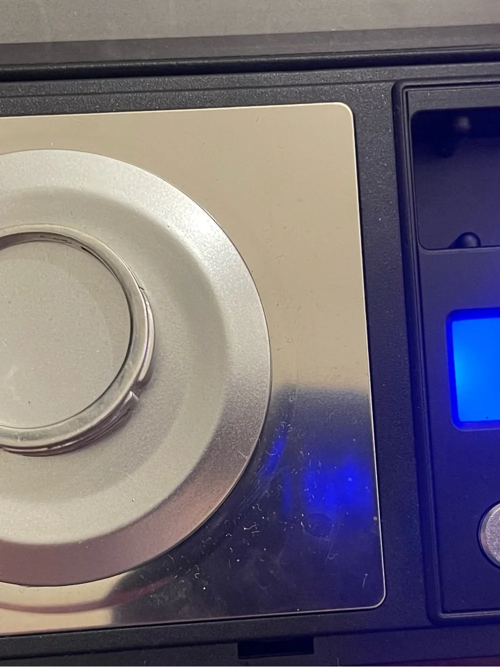 10K White Gold men’s ring. Weighing a little over 5 grams in weight.
